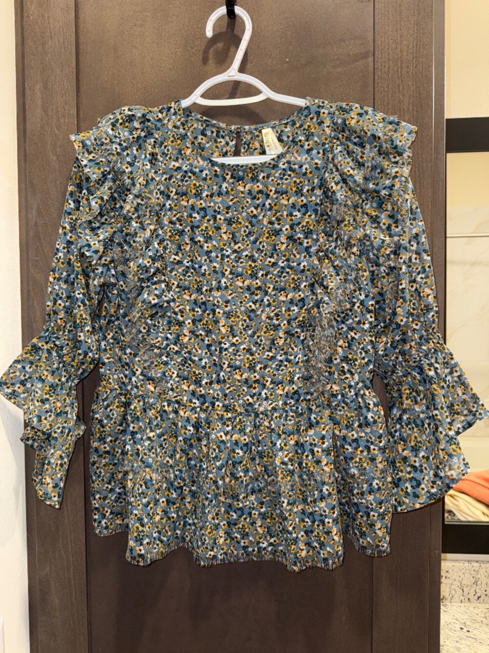 Live 4 Truth Floral Ruffle Blouse Size s